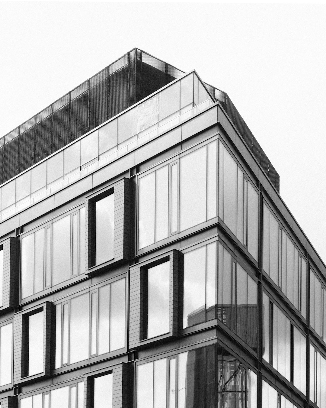 Vitrerie — façade vitrée d'immeuble